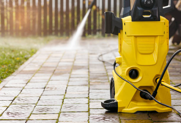 Best Animal Enclosure Cleaning  in Hastings, NE